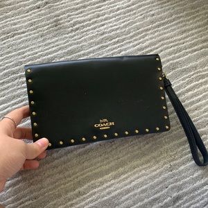 Perfect condition coach crossbody bag or can use it as a clutch/wristlet